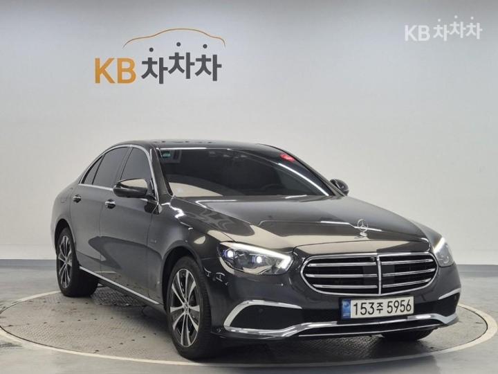 Mercedes-Benz E-Class W213 E300e 4MATIC Exclusive 5