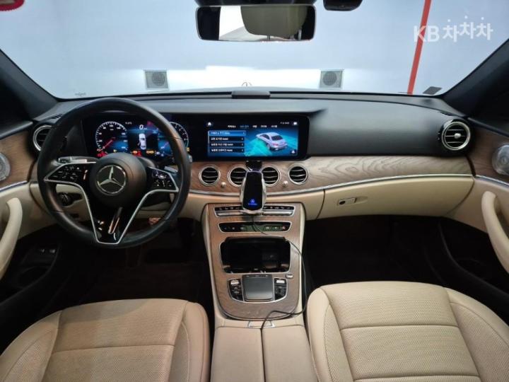 Mercedes-Benz E-Class W213 E300e 4MATIC Exclusive 8