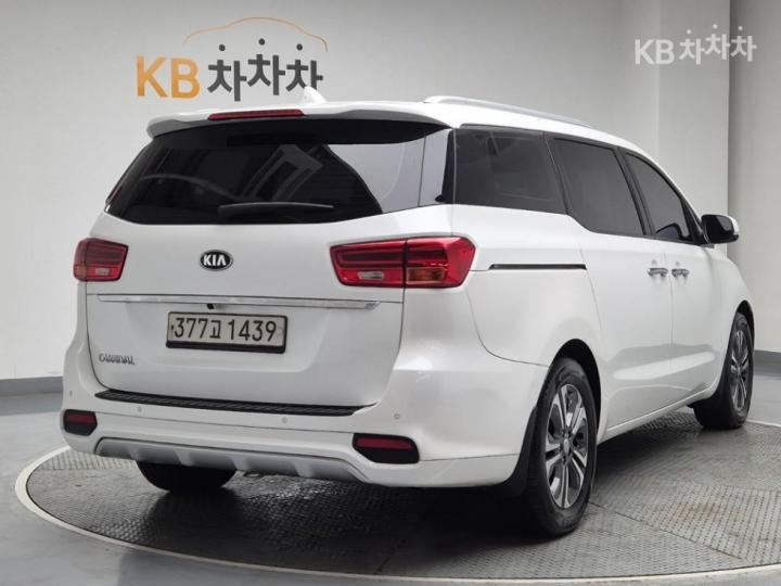 Kia Carnival 2.2 Diesel Luxury 4