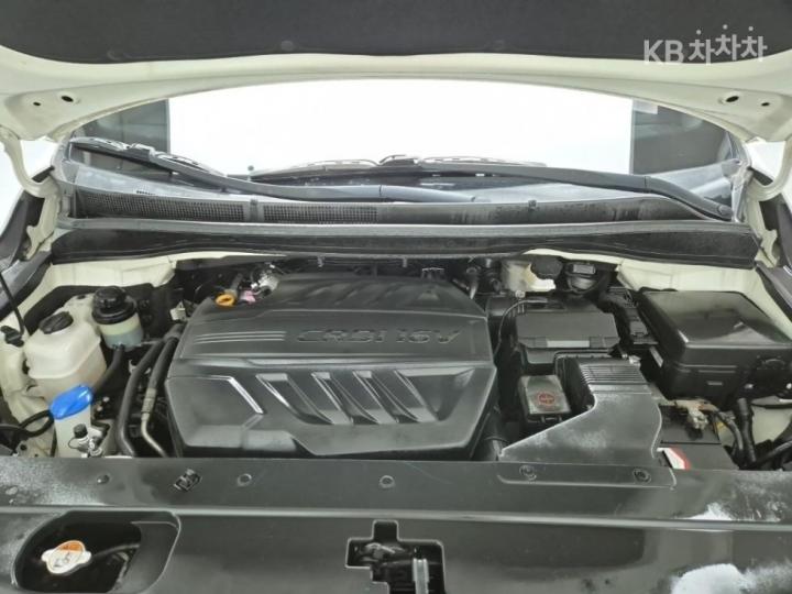 Kia Carnival 2.2 Diesel Luxury 6