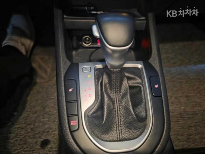 Kia K3 1.6 Gasoline Standard 8