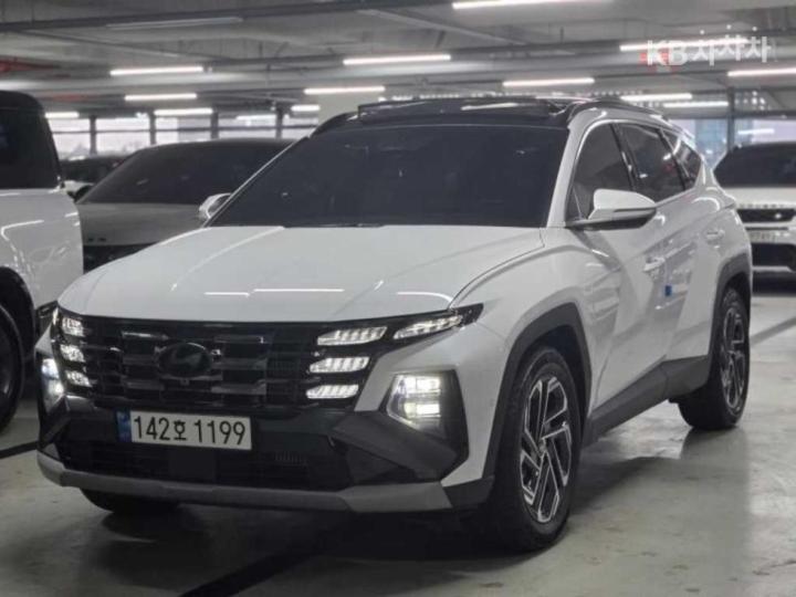 Hyundai Tucson NX4 Gasoline 1.6T 2WD Inspiration 3