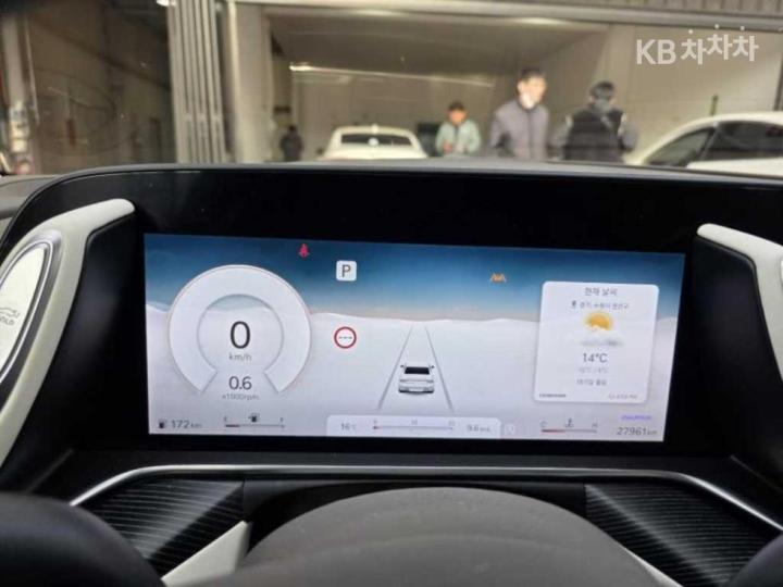 Genesis G90 RS4 3.5T e-S/ C AWD LWB Base Type 4