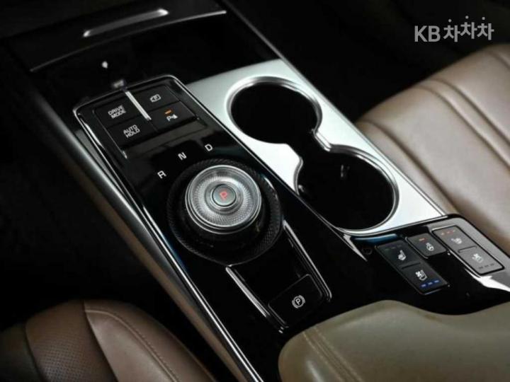Kia K8 Hybrid 1.6 Turbo Noblesse 10