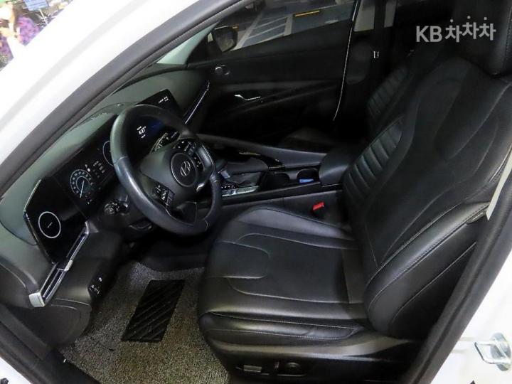 Hyundai Avante CN7 1.6 Gasoline Inspiration 7