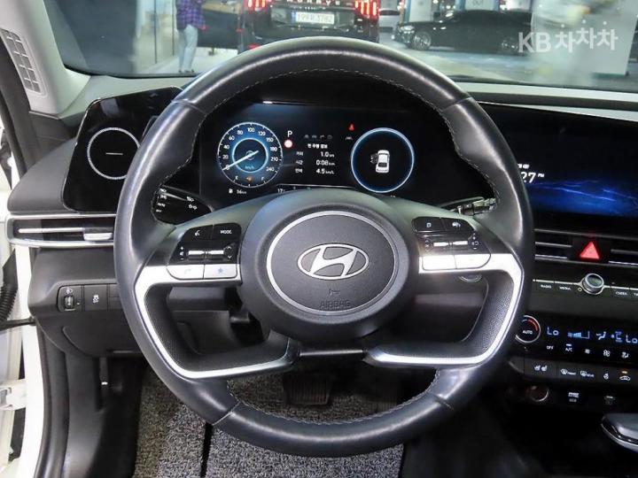 Hyundai Avante CN7 1.6 Gasoline Inspiration 9