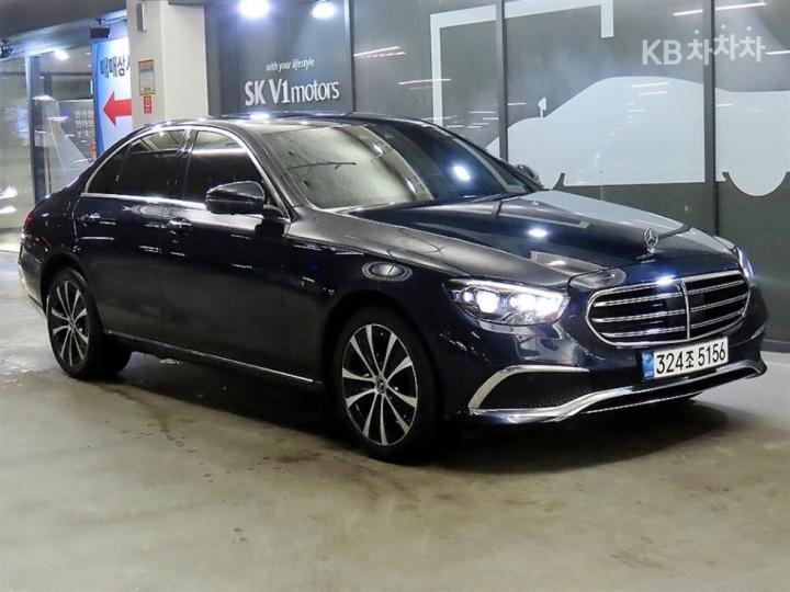 Mercedes-Benz E-Class W213 E300e 4MATIC Exclusive 2