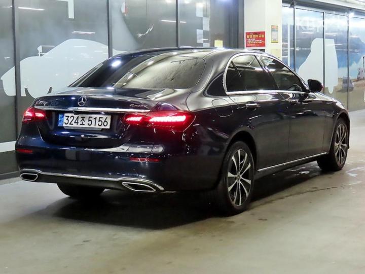 Mercedes-Benz E-Class W213 E300e 4MATIC Exclusive 5