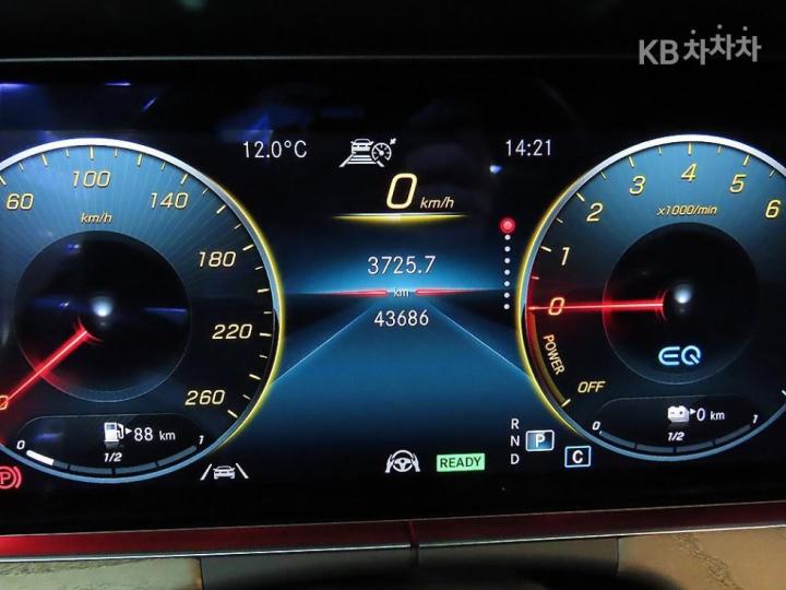 Mercedes-Benz E-Class W213 E300e 4MATIC Exclusive 10