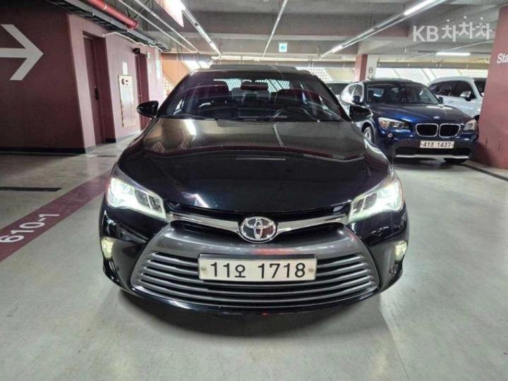 Toyota Camry New 2.5 XLE 3