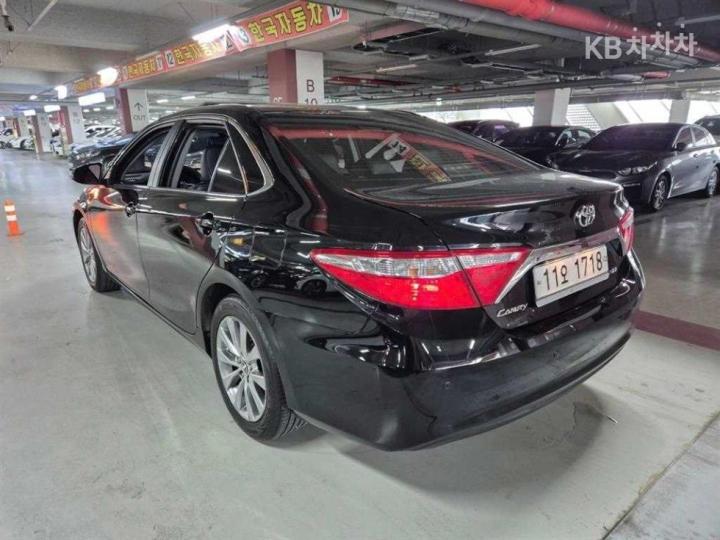 Toyota Camry New 2.5 XLE 5