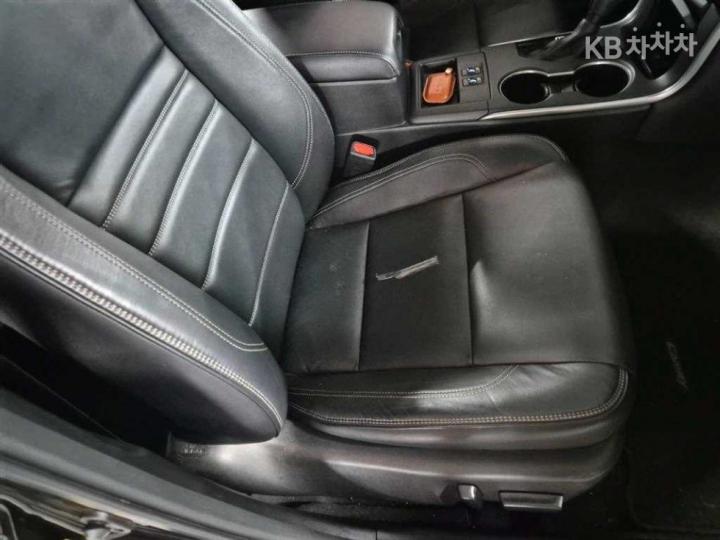 Toyota Camry New 2.5 XLE 8