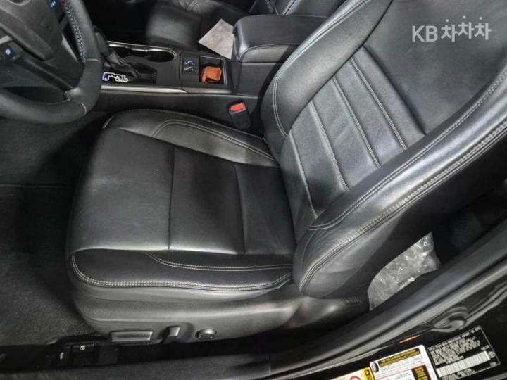 Toyota Camry New 2.5 XLE 10