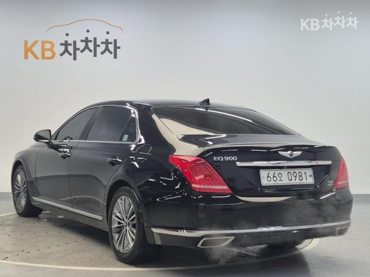 Genesis EQ900 3.8 GDI AWD Premium Luxury 3