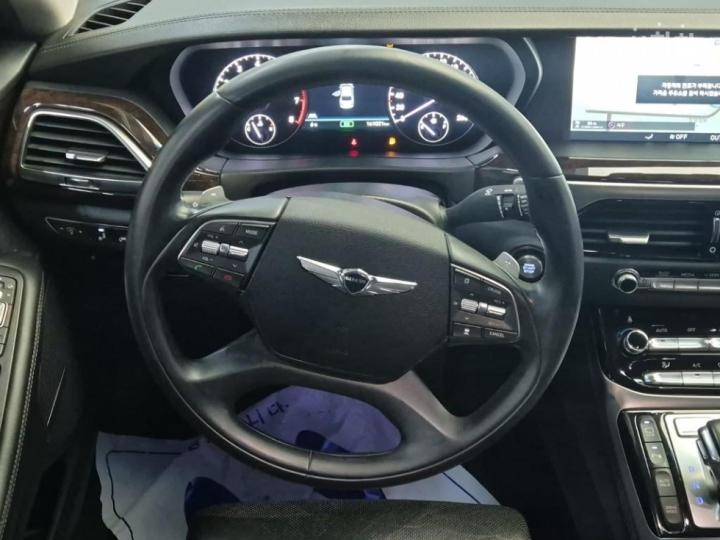 Genesis EQ900 3.8 GDI AWD Premium Luxury 10