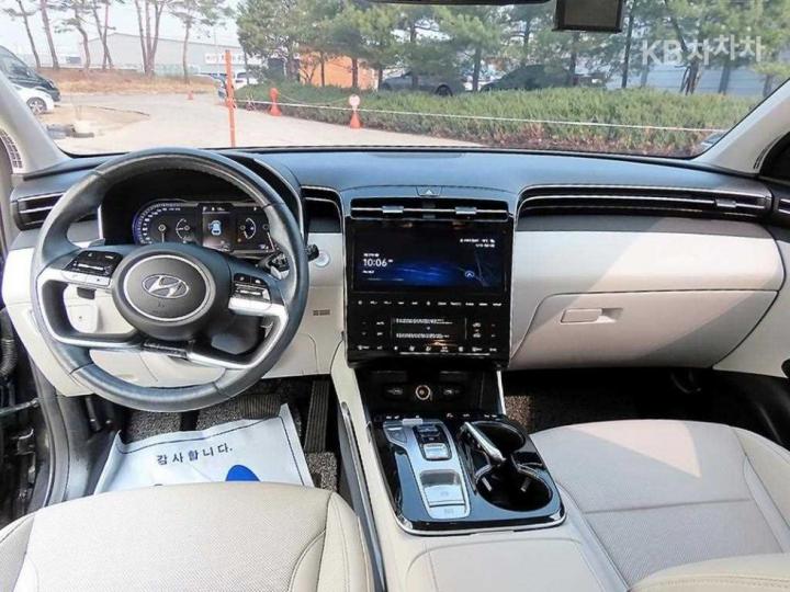 Hyundai Tucson The NX4 Gasoline 1.6T 2WD Premium 8