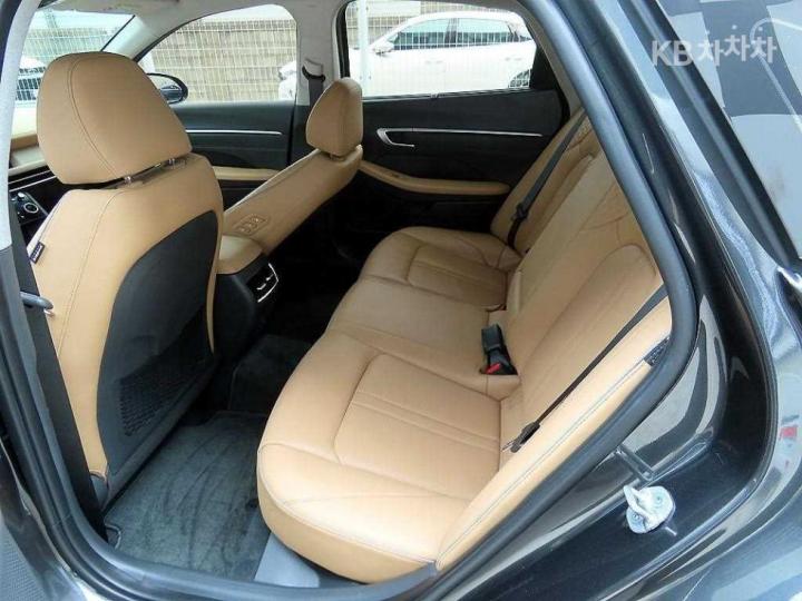 Hyundai Sonata The Edge DN8 1.6 Turbo Inspiration 7