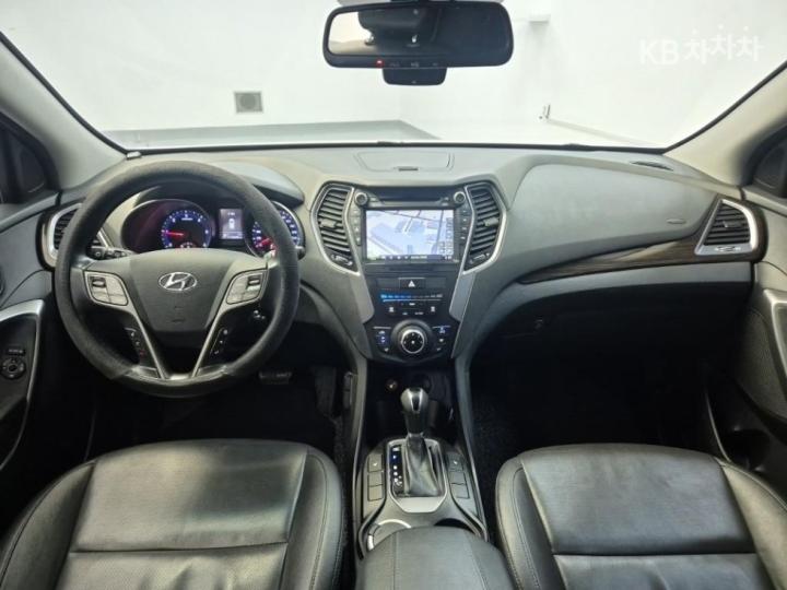 Hyundai Santa Fe DM R2.0 2WD MODERN 8