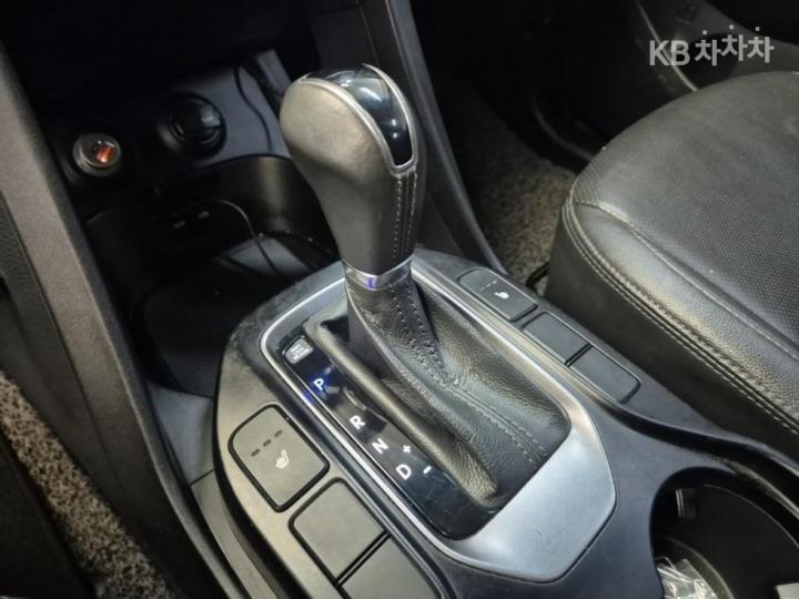 Hyundai Santa Fe DM R2.0 2WD MODERN 9