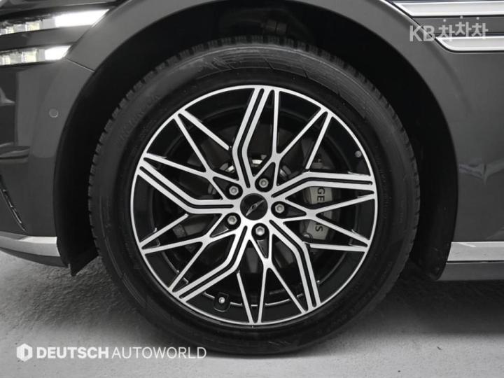 Genesis G90 RS4 3.5T AWD Base Type 6