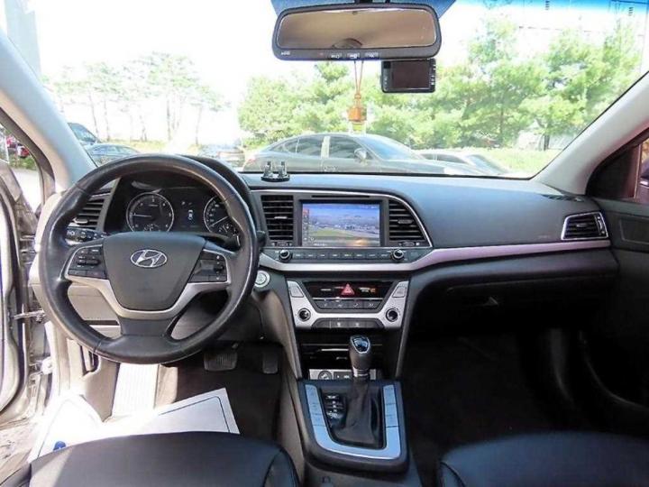 Hyundai Avante AD 1.6 e-VGT Smart 8