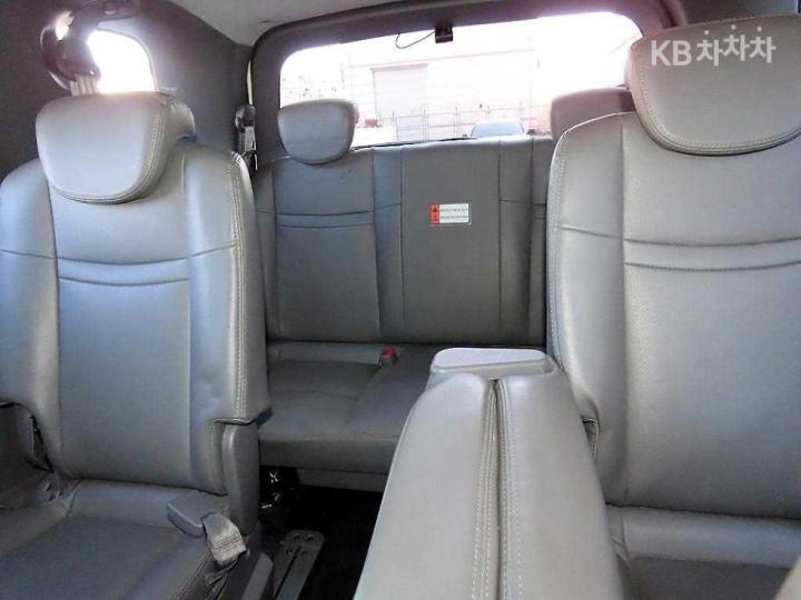 KG Mobility (Ssangyong) Korando Turismo 4WD GT 8