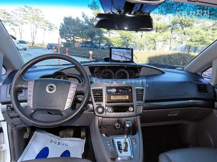 KG Mobility (Ssangyong) Korando Turismo 4WD GT 9