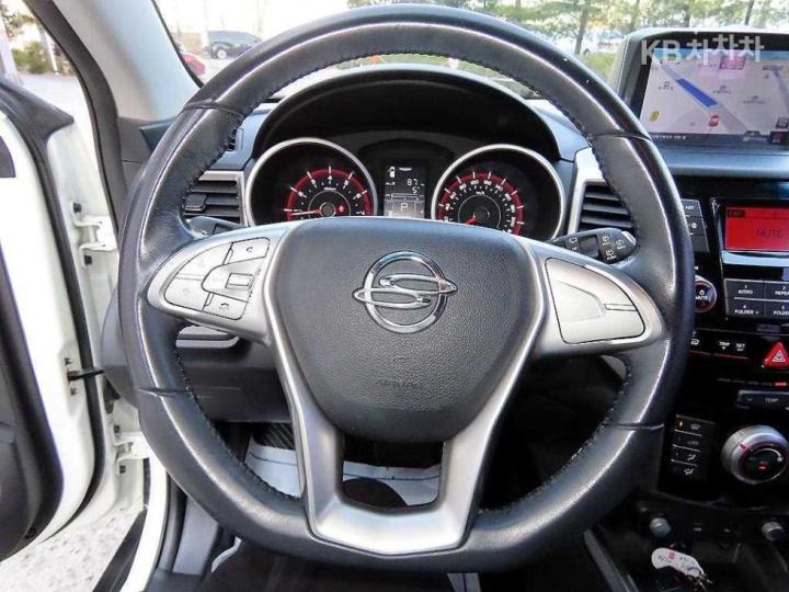 KG Mobility (Ssangyong) Tivoli Gasoline VX 9