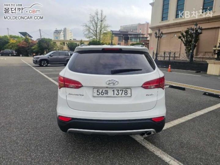 Hyundai Santa Fe DM R2.0 2WD PREMIUM Base Type 4