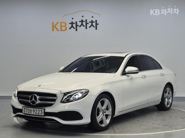 Mercedes-Benz E-Class W213 E200 Avantgarde 2