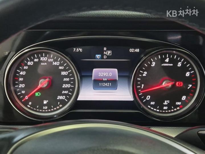 Mercedes-Benz E-Class W213 E200 Avantgarde 7