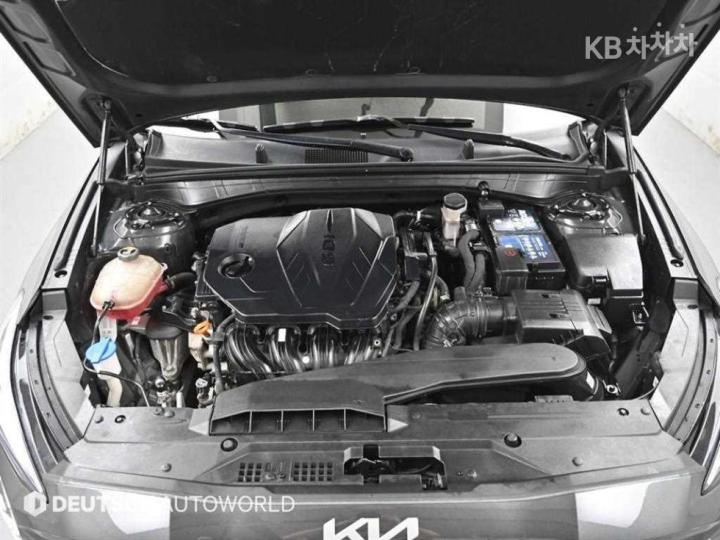 Kia K8 2.5 Gasoline Noblesse 7