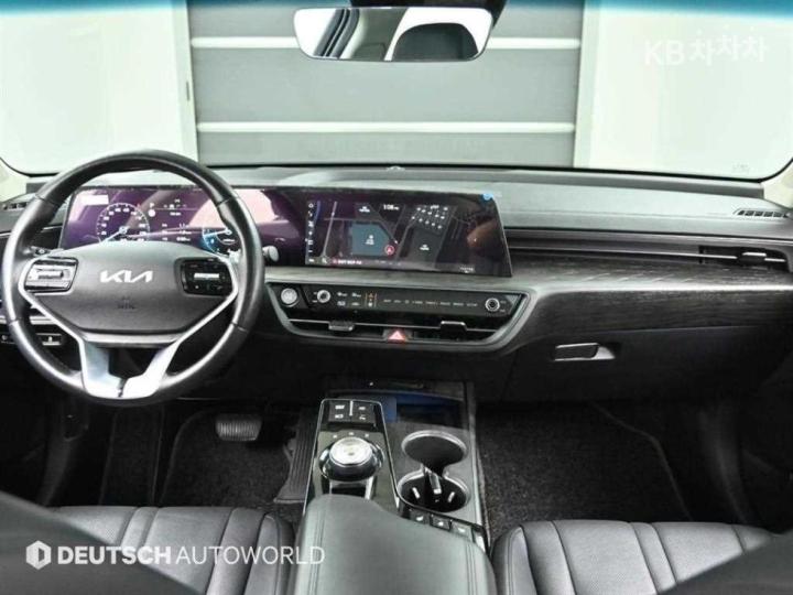 Kia K8 2.5 Gasoline Noblesse 8