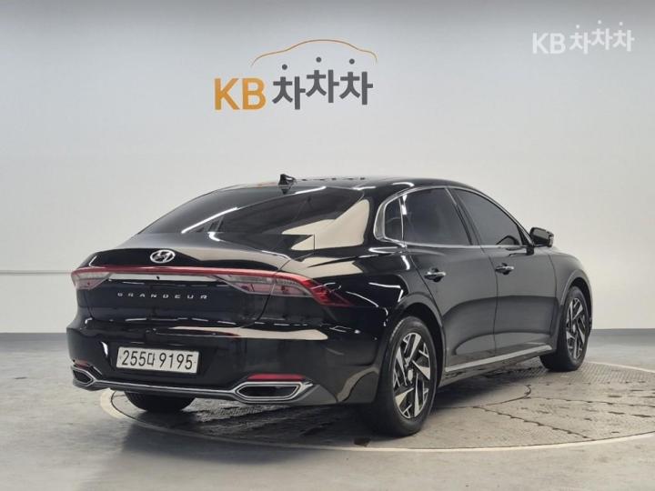 Hyundai Grandeur Hybrid 2.4 Exclusive 4