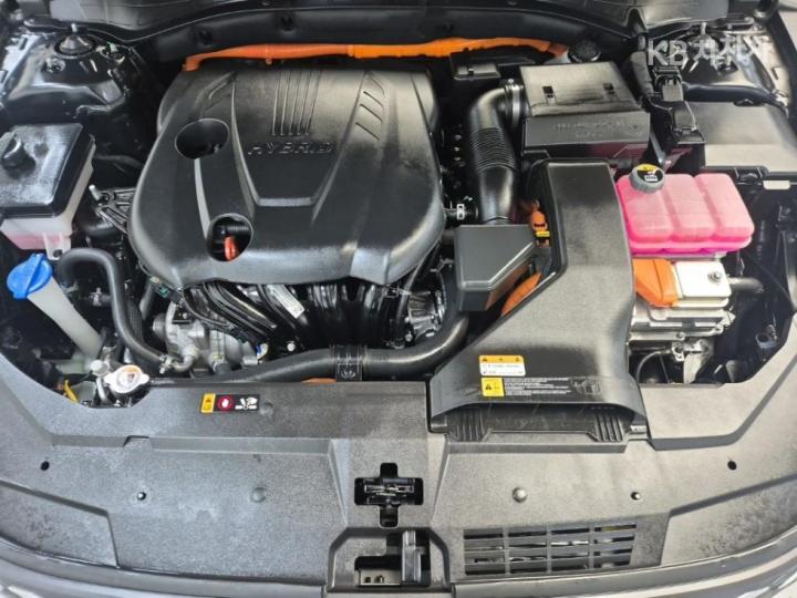 Hyundai Grandeur Hybrid 2.4 Exclusive 6