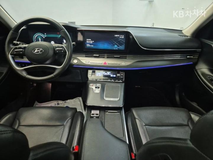 Hyundai Grandeur Hybrid 2.4 Exclusive 8