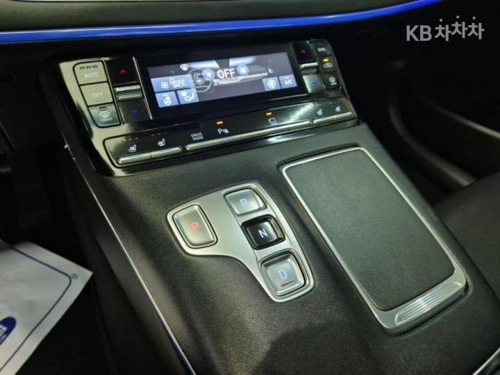 Hyundai Grandeur Hybrid 2.4 Exclusive 9