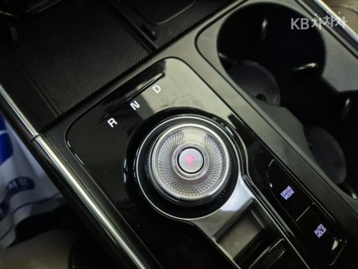 Kia Carnival G3.5 GDI Signature 9