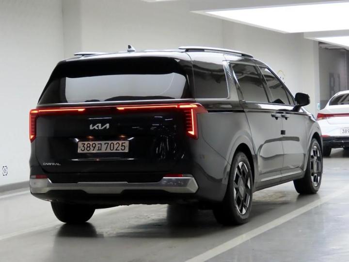 Kia Carnival G3.5 GDI Noblesse 5