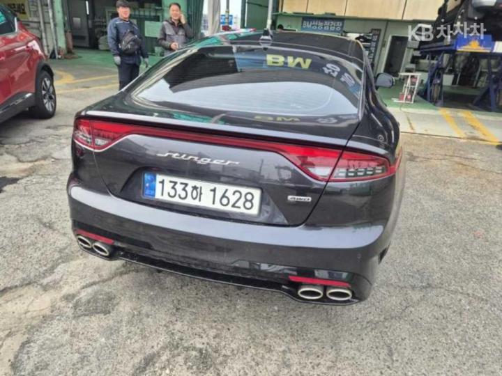 Kia Stinger Meister 2.5 Gasoline Turbo 4WD Masters 5