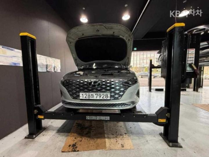 Hyundai Grandeur 3.3 Calligraphy 2