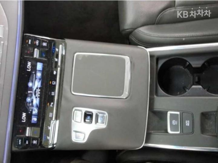 Hyundai Grandeur 3.3 Calligraphy 7