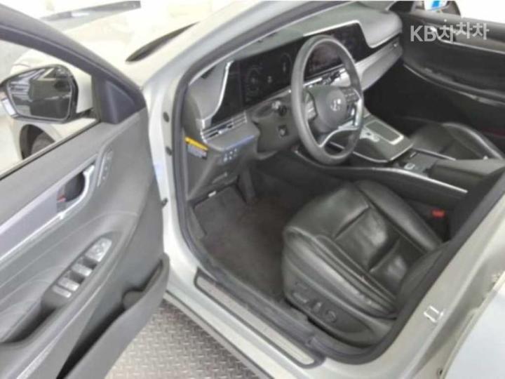 Hyundai Grandeur 3.3 Calligraphy 10