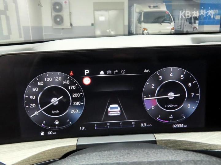 Kia K8 2.5 Gasoline Noblesse The Essential Light 7