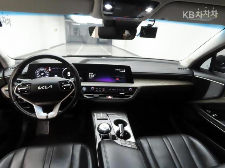 Kia K8 2.5 Gasoline Noblesse The Essential Light 8