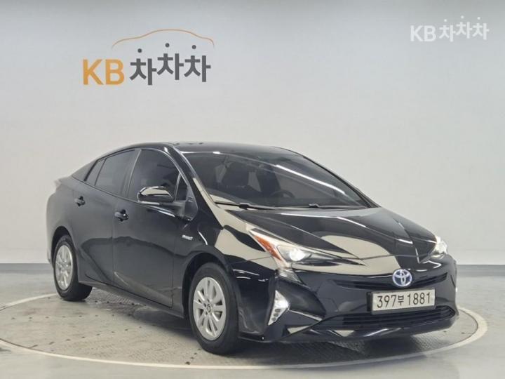 Toyota Prius 1.8 E 5