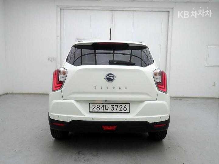 KG Mobility (Ssangyong) Tivoli Gasoline V3 2WD Base Type 4