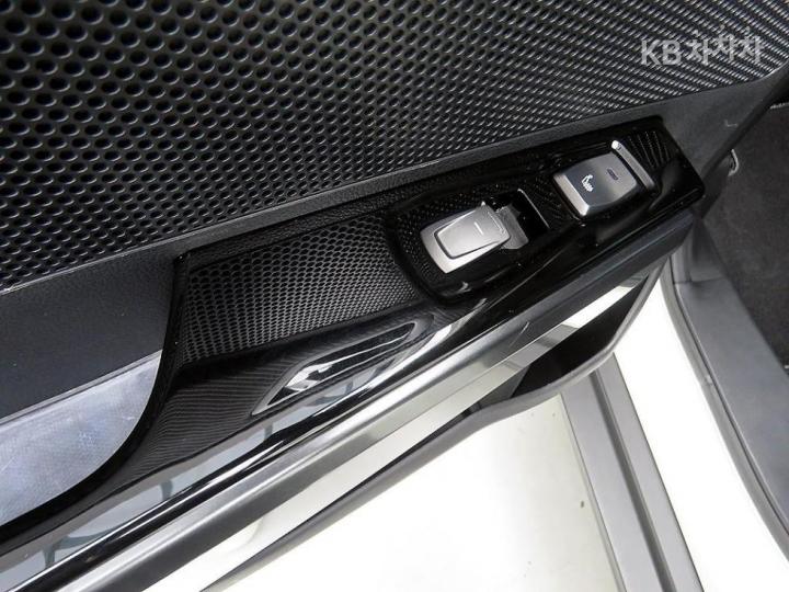 KG Mobility (Ssangyong) Tivoli Gasoline V3 2WD Base Type 10