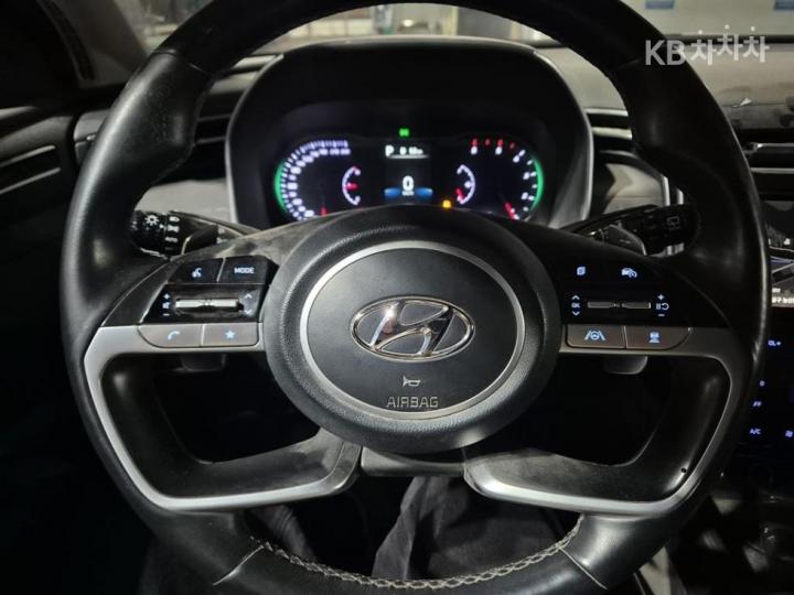 Hyundai Tucson The NX4 Diesel 2.0 4WD Premium 8