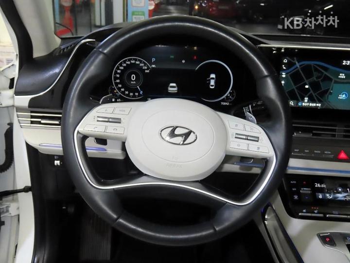 Hyundai Grandeur 2.5 LeBlanc 9